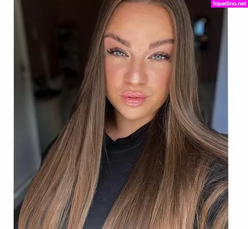 Skorka Kitti OnlyFans Thumbnail #1kfOoI8Vuz