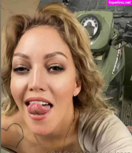 Sky Lopez OnlyFans Thumbnail #LvkEEtR9be