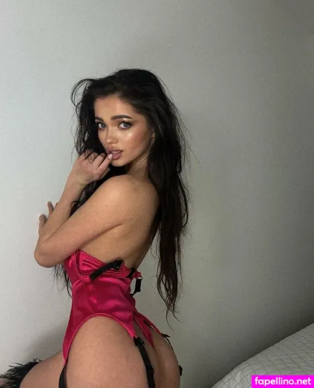 Sky Me OnlyFans Thumbnail #LxQNu8UXzd