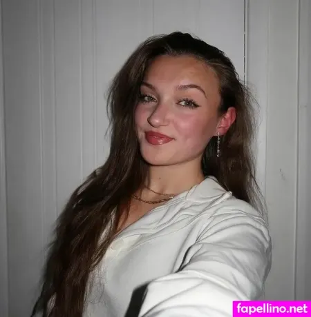 Skye Upshall OnlyFans Thumbnail #YlvnZWsgec