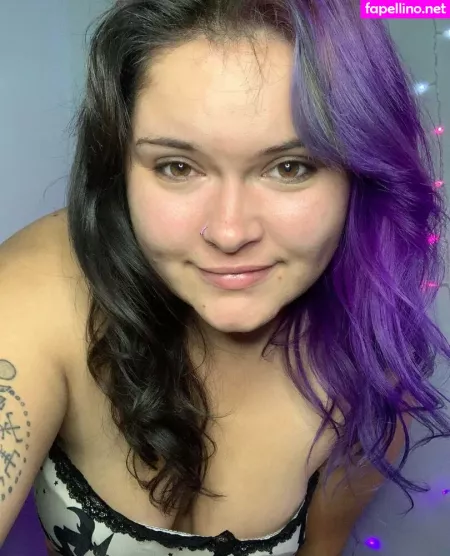 Skyebellaxxx 1 OnlyFans Thumbnail #Oe47Ac0AEY