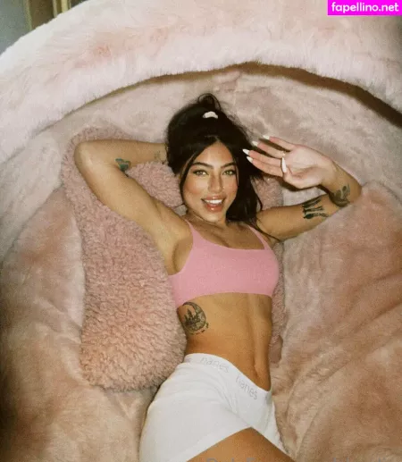 Skyelia OnlyFans Thumbnail #H7UNaO9l64