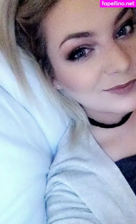 Skyemoore OnlyFans Thumbnail #GKttl0OqYW