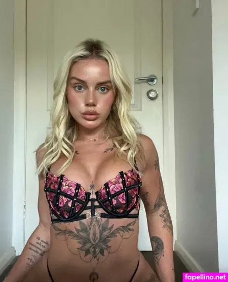 Skyerochellee OnlyFans Thumbnail #bcvwh71RHv