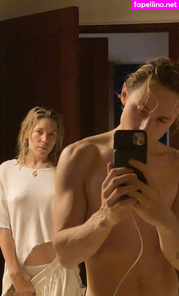 skylargrey, skylargreyxo Nude Leaked OnlyFans Photo #h0O92TjmYS