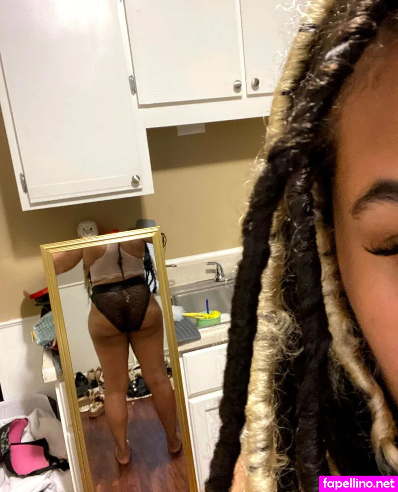 mija.sky, skylar.rosey Nude Leaked OnlyFans Photo #4WCn6AXMA5