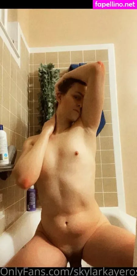 Skylarkayerose OnlyFans Thumbnail #0YnOgLIXDe