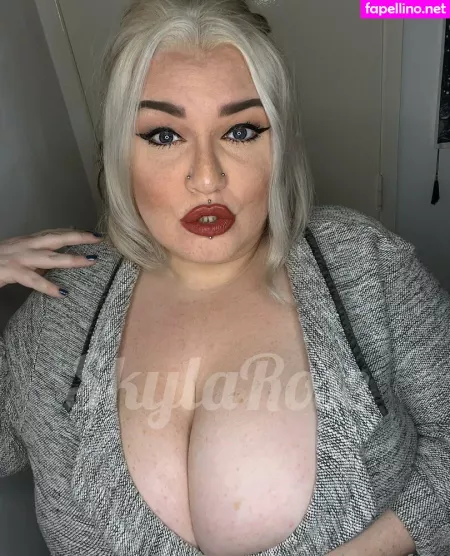Skylarosefree OnlyFans Thumbnail #KHKyoGQsb9