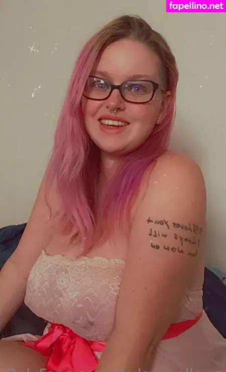 Skylarswallows OnlyFans Thumbnail #lV0UFXY1cC