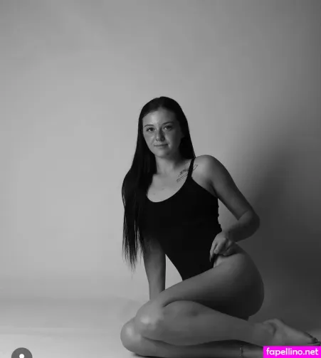 Skyle Lee Elliott OnlyFans Thumbnail #gV9XTLQ2I2