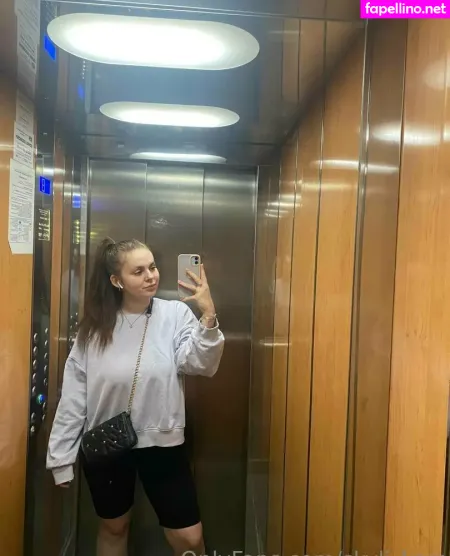 Skyli Kerr OnlyFans Thumbnail #78n8dq9r2C