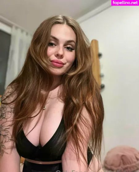 Skyli Kerr OnlyFans Thumbnail #BNobyn8F5t