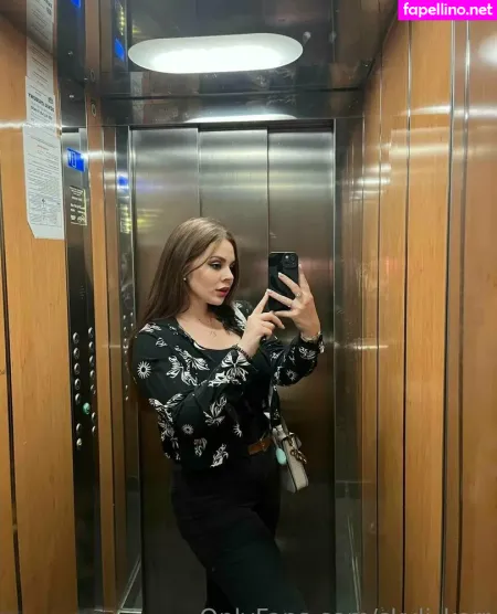 Skyli Kerr OnlyFans Thumbnail #IlnF1KTjan