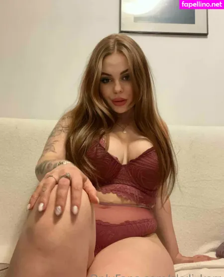 Skyli Kerr OnlyFans Thumbnail #bamuH2OZaJ