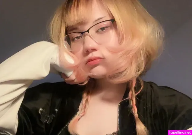 Skynyster OnlyFans Thumbnail #LhxEGuk7zf