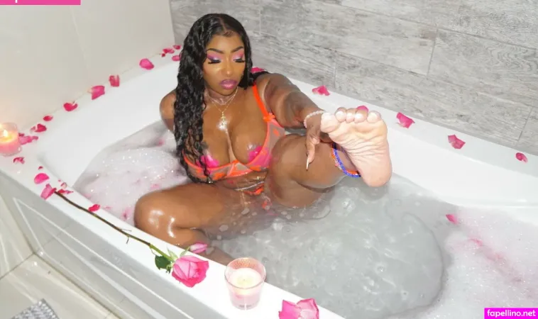 Skyyblackfree OnlyFans Thumbnail #RgI7xgJJ0e