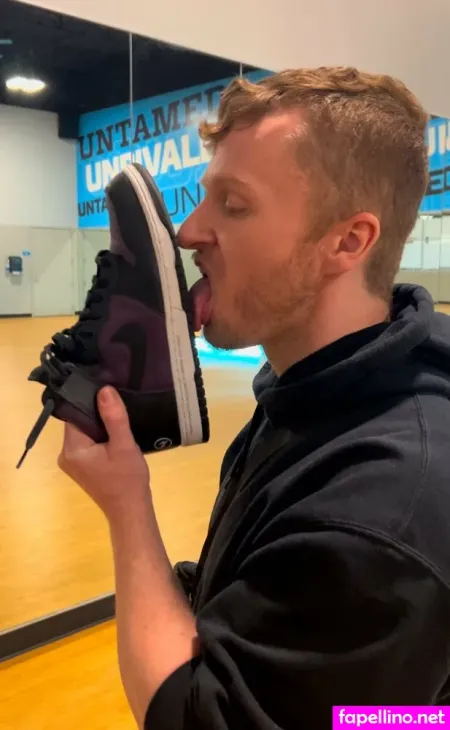 Slcsneakerlicker OnlyFans Thumbnail #TtmxsuXCBq