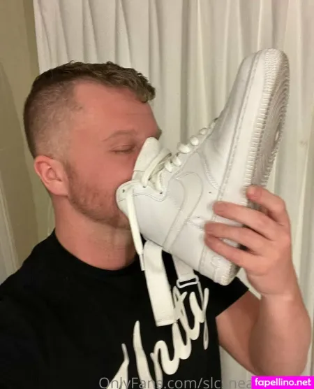 Slcsneakerlicker OnlyFans Thumbnail #YhUCwxCryC