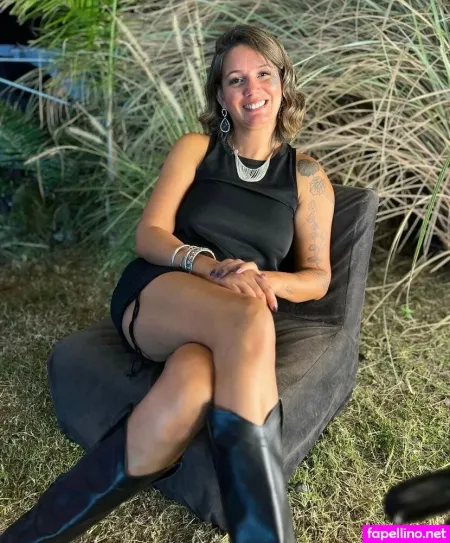 Sleeping Mommy OnlyFans Thumbnail #yGv7tlWQXb