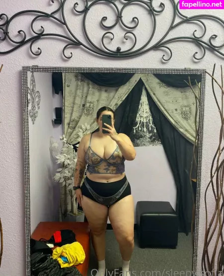 Sleepy Sofia OnlyFans Thumbnail #7RYrJR711f