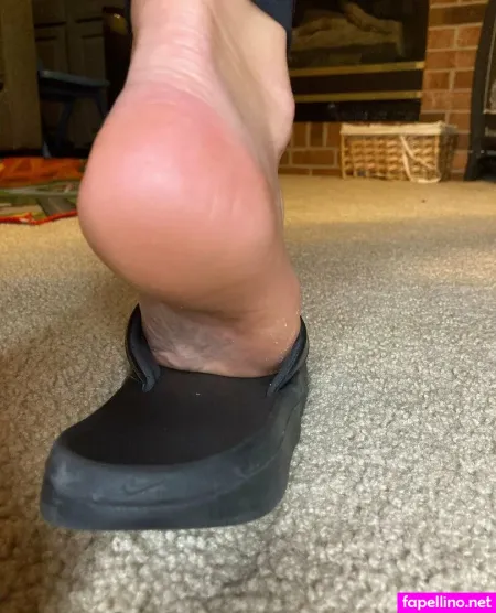 Slendersolesmom OnlyFans Thumbnail #dUY5HUMkyo