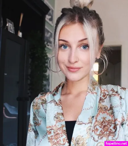 Slimladysashka OnlyFans Thumbnail #8UcVbvcvSb