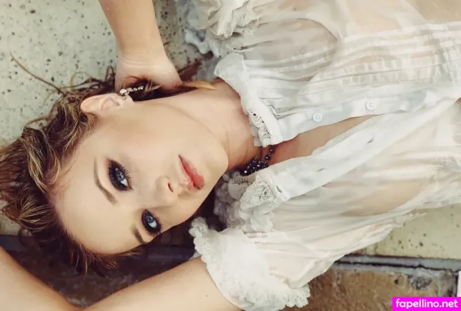Sloane Avery photo