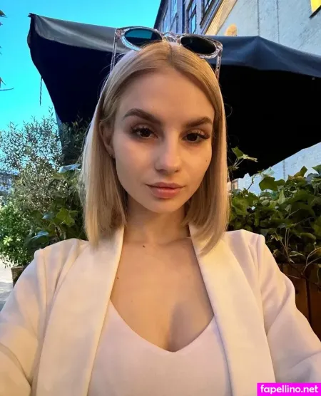 Sly Karina OnlyFans Thumbnail #3Z5WSGEFLr