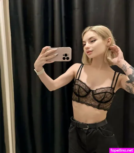 Sly Karina OnlyFans Thumbnail #LoR8Fysvw5