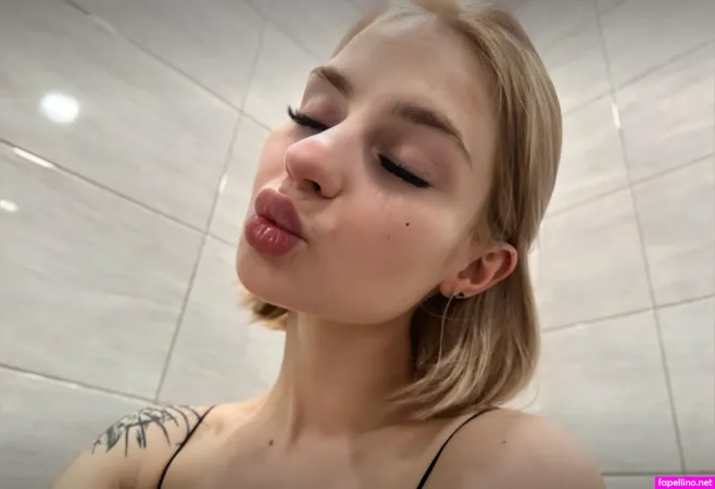 Sly Karina OnlyFans Thumbnail #SDTHTgX3Q2