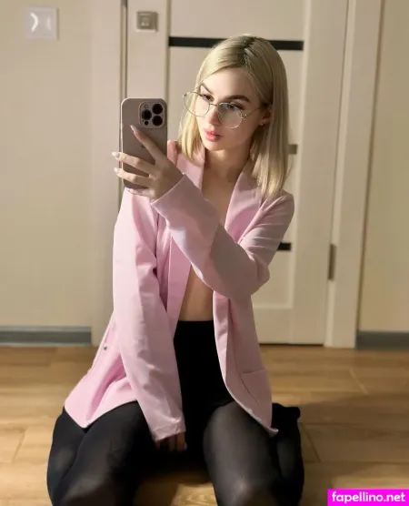 Sly Karina OnlyFans Thumbnail #fS5PAIG5zI