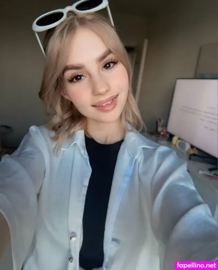 Sly Karina OnlyFans Thumbnail #qTtl5eFMCV