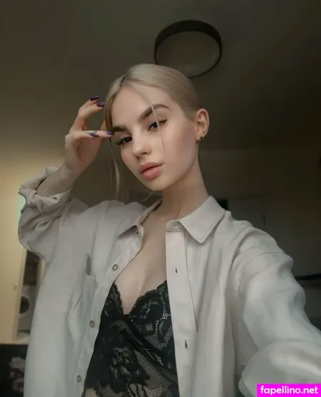 Sly Karina OnlyFans Thumbnail #r9rxApXiCV