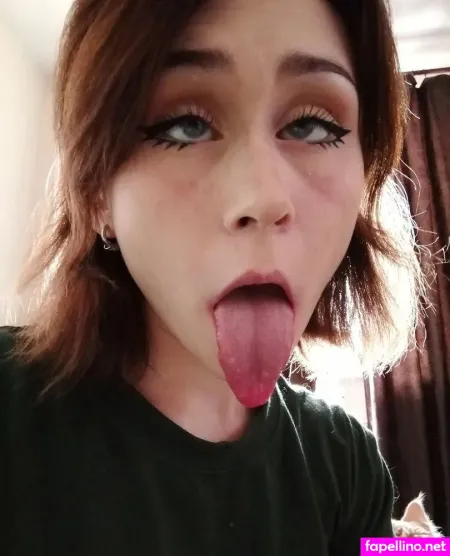 Small Baby Dia OnlyFans Thumbnail #AYKDn9a7TT