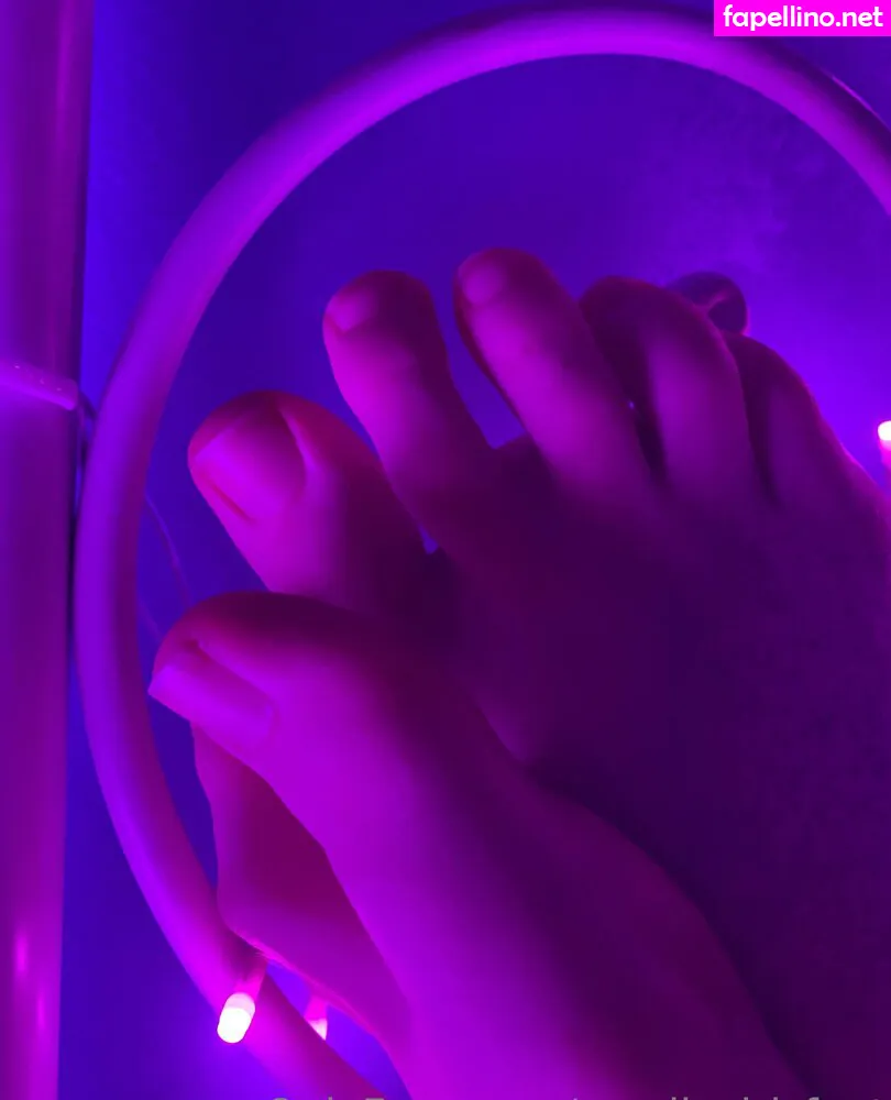 small_girl_feet, toes_for_your_nose Nude Leaked OnlyFans Photo #9JHOR5NcMX