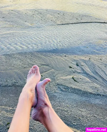 Smallfeetpics OnlyFans Thumbnail #CeGwchAkhd