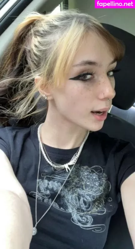 Smallgirlsylvia OnlyFans Thumbnail #JHXOEOUznE