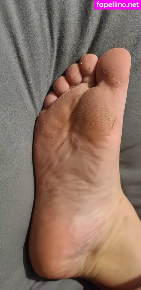 Smelliefeetsweetie OnlyFans Thumbnail #01GYunYn6l