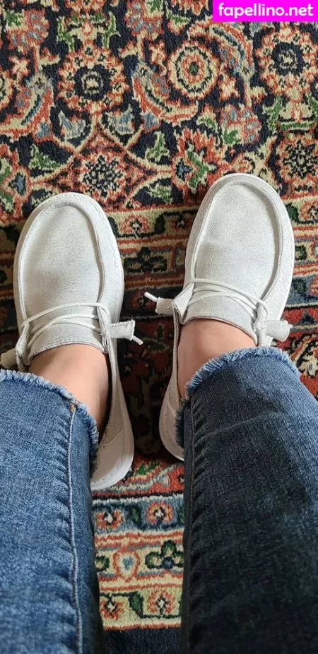 Smelliefeetsweetie OnlyFans Thumbnail #5zHxuYBgZb