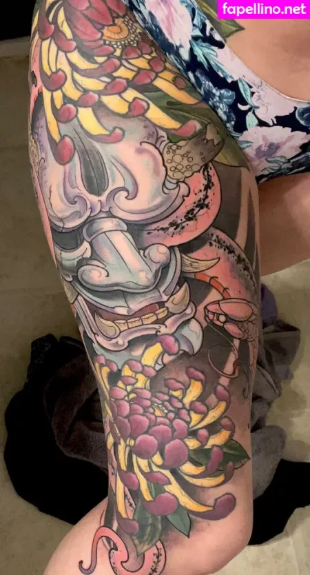 Smexi OnlyFans Thumbnail #WzouNjZ4D4