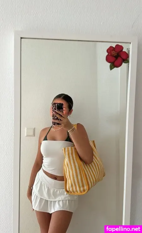 Smillarosaa OnlyFans Thumbnail #mjuTYwwxO6