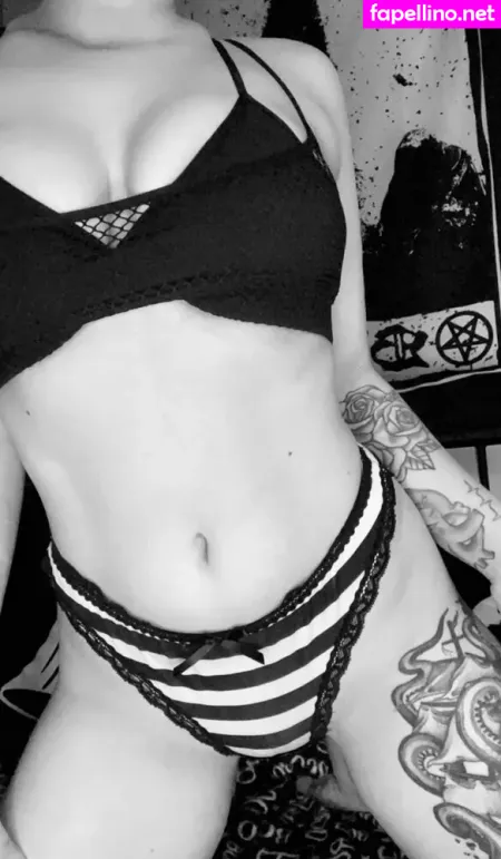 Smokewitch13 OnlyFans Thumbnail #CcRGO80Osi