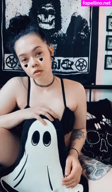 Smokewitch13 OnlyFans Thumbnail #TB2gkvIClb