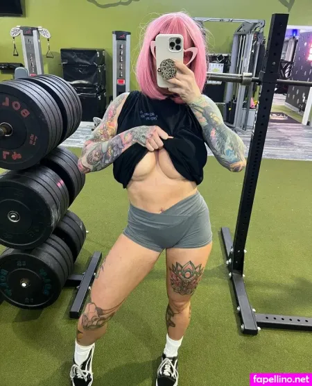 Smokinbabejade OnlyFans Thumbnail #GIFyvlfz94