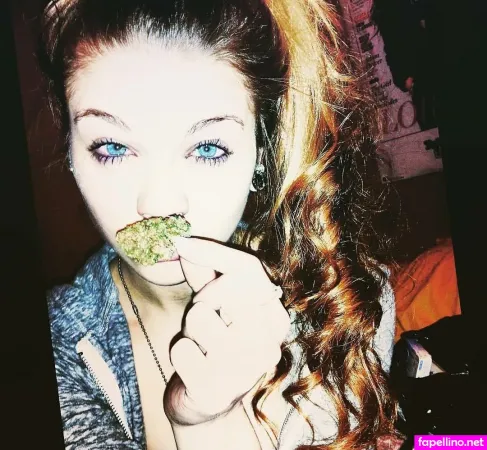 Smoking Babee OnlyFans Thumbnail #3NWiZMtswo