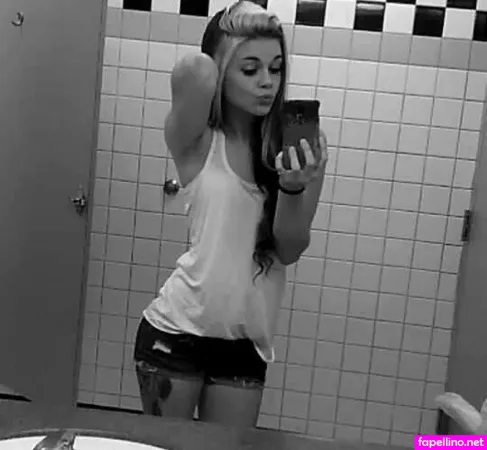 Smoking Babee OnlyFans Thumbnail #5omy2GMuLd