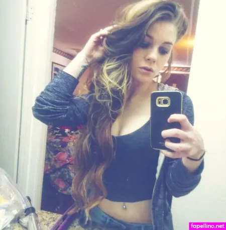 Smoking Babee OnlyFans Thumbnail #63lKdnXXj3