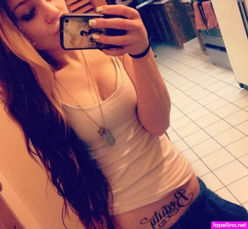 Smoking Babee OnlyFans Thumbnail #FdHe8ahktf