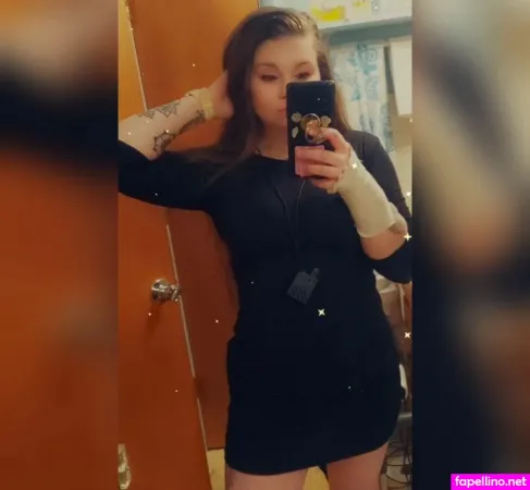 Smoking Babee OnlyFans Thumbnail #W2XBu0j2b0