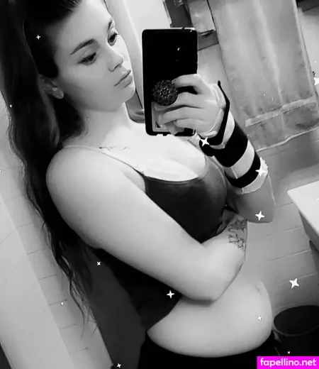 Smoking Babee OnlyFans Thumbnail #c2KE0CrRuV